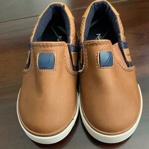 Nautica Kids - Slip-On Casual Shoes in Brown and Navy